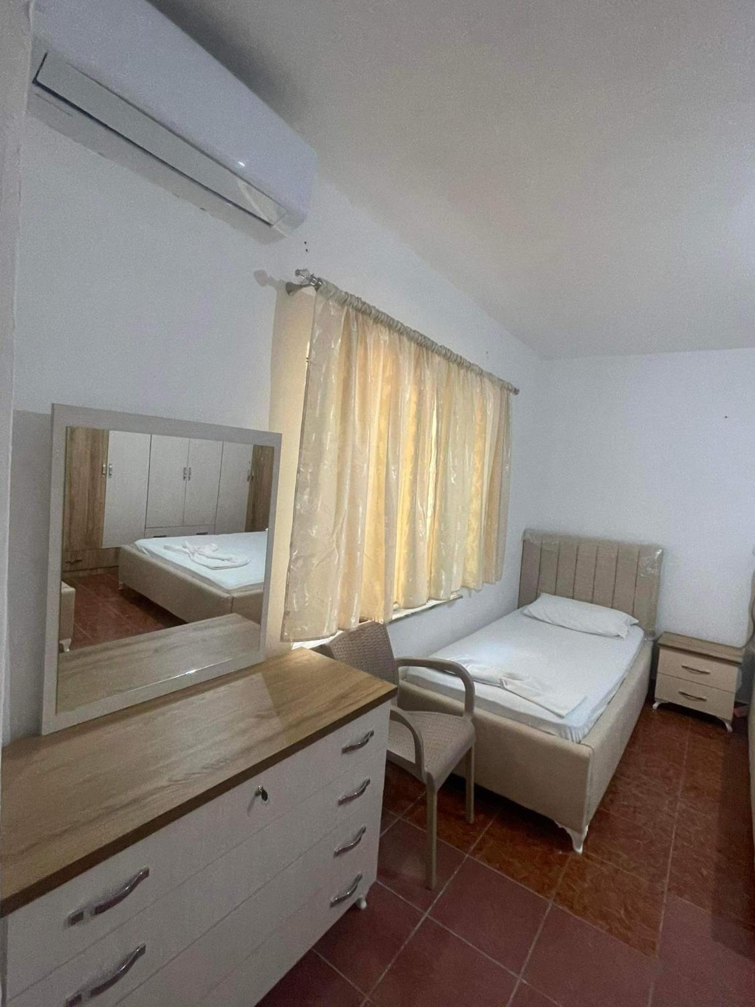 Hotel Gjika Sarandë Eksteriør billede